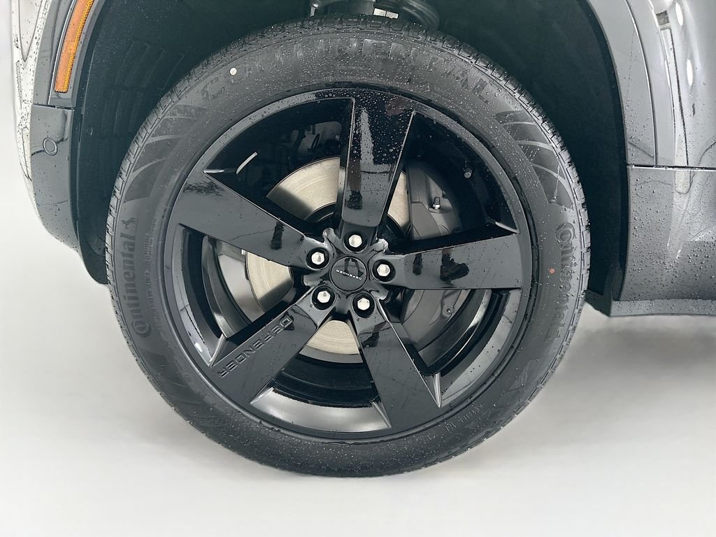 New 2026 Santorini Black Metallic Land Rover X-Dynamic SE image 29