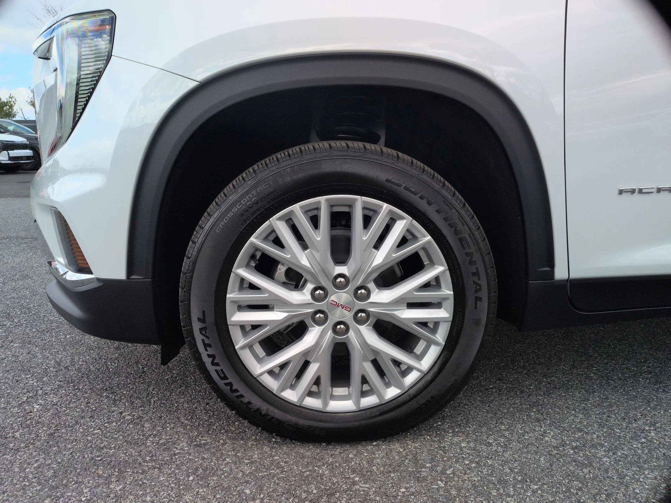 New 2026 Summit White GMC Elevation image 16