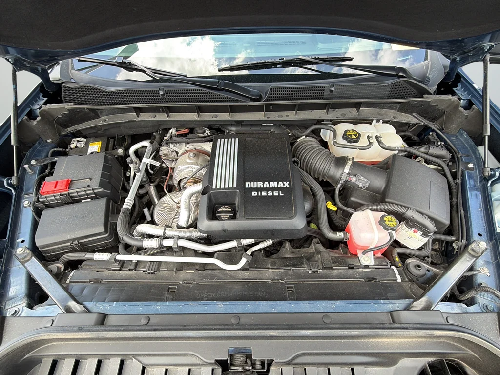 Used 2024 Blue GMC Elevation image 8