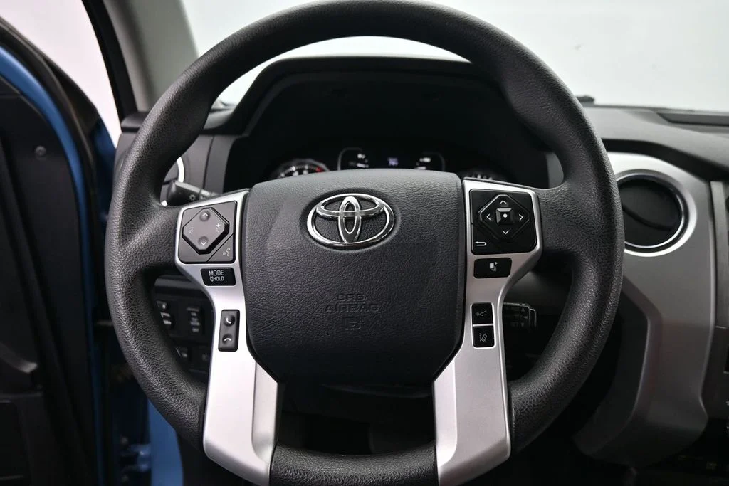 Used 2020 Blue Toyota SR5 image 19