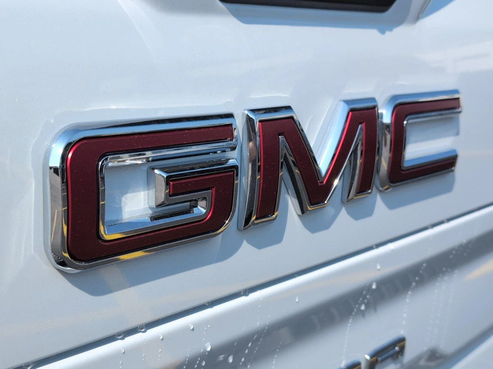 New 2026 Glacier White Tricoat GMC SLT image 5
