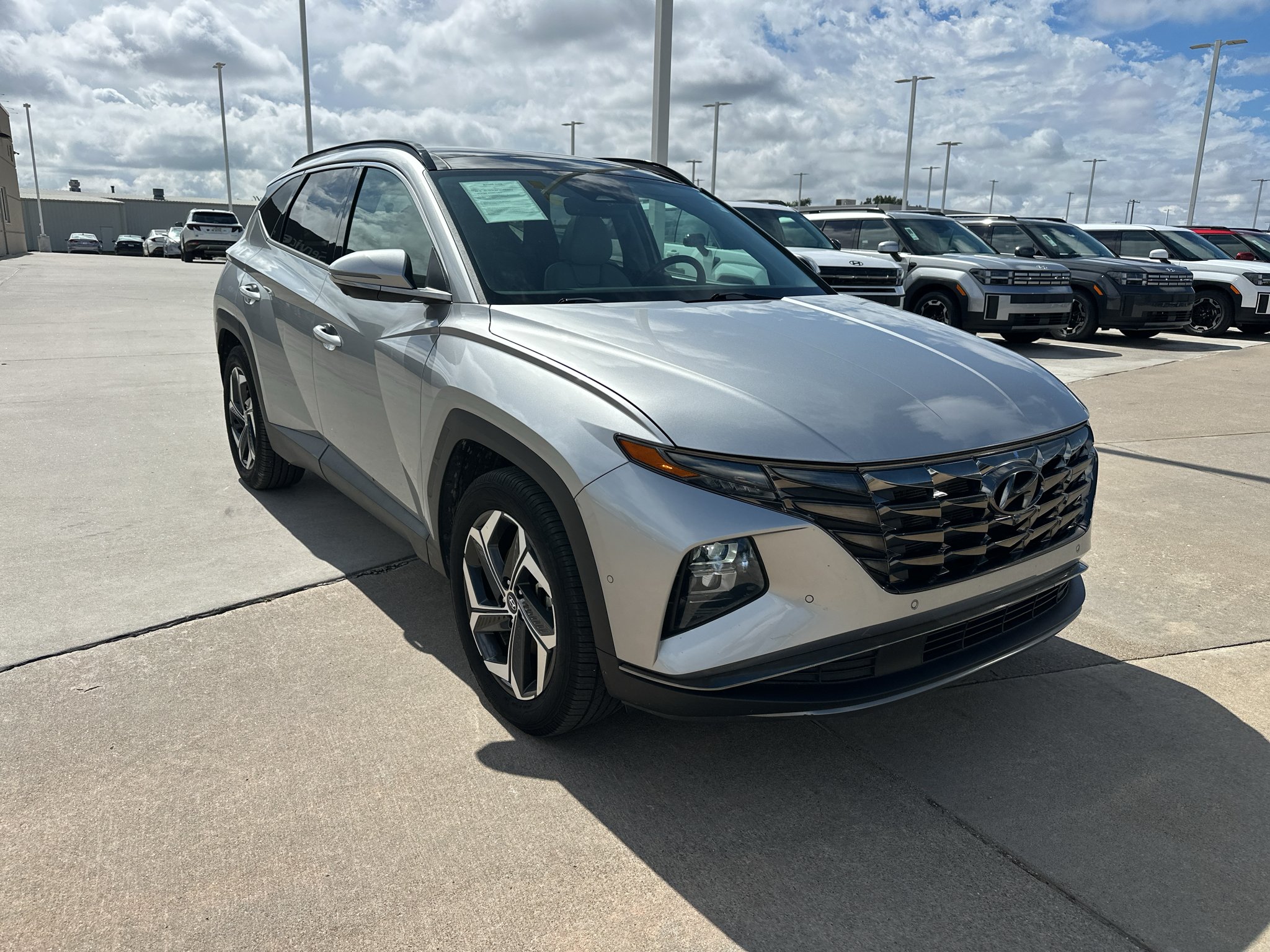Used 2022 Shimmering Silver Hyundai Limited image 8