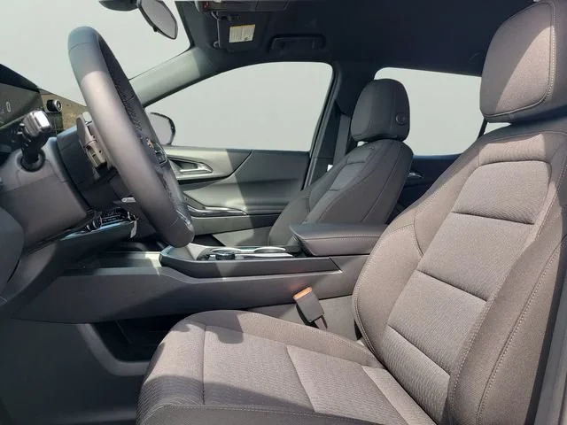 New 2027 Summit White Chevrolet LT image 23