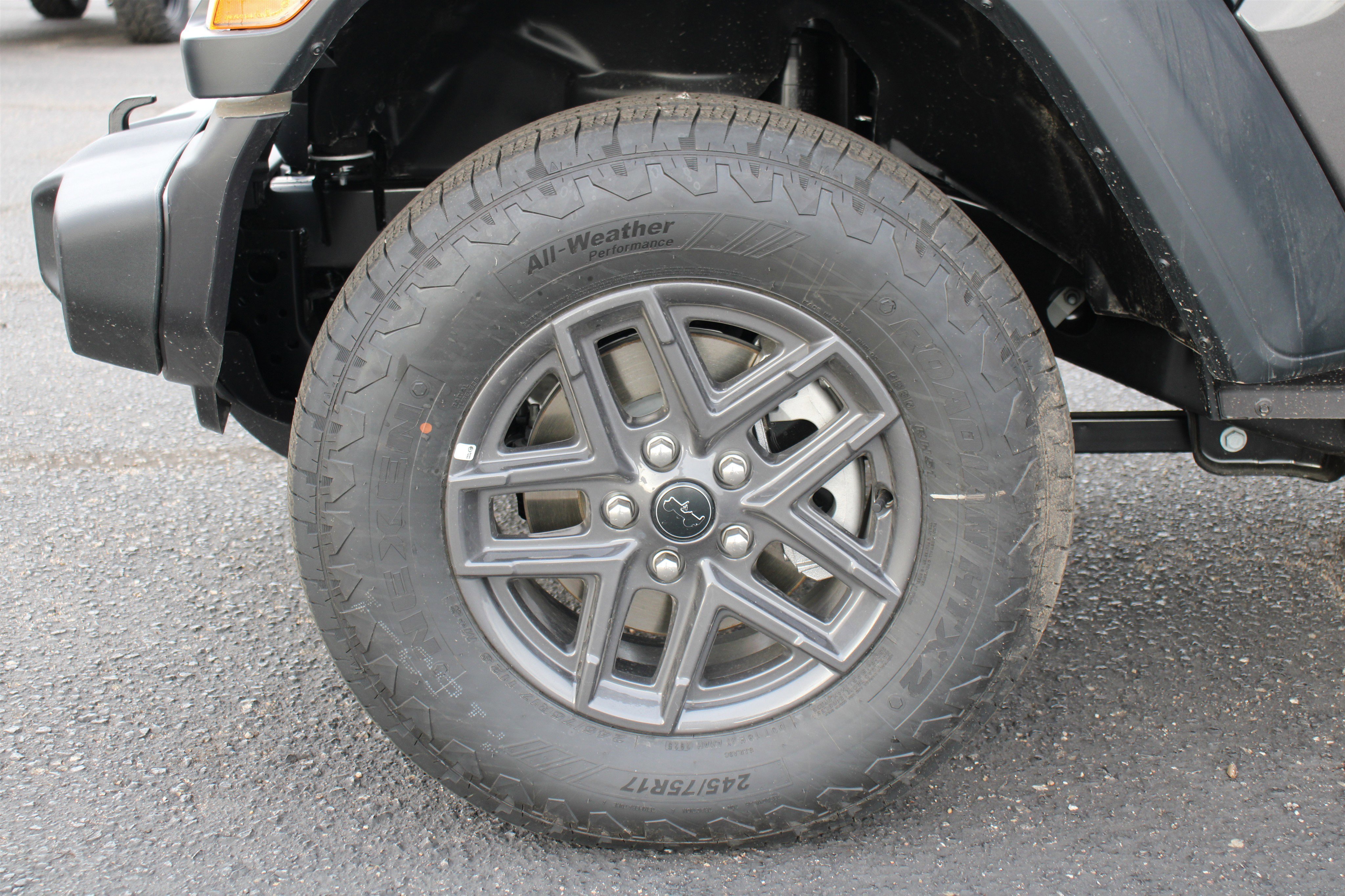 New 2026 Granite Crystal Metallic Clear-Coat Exterior Paint Jeep Sport S image 35