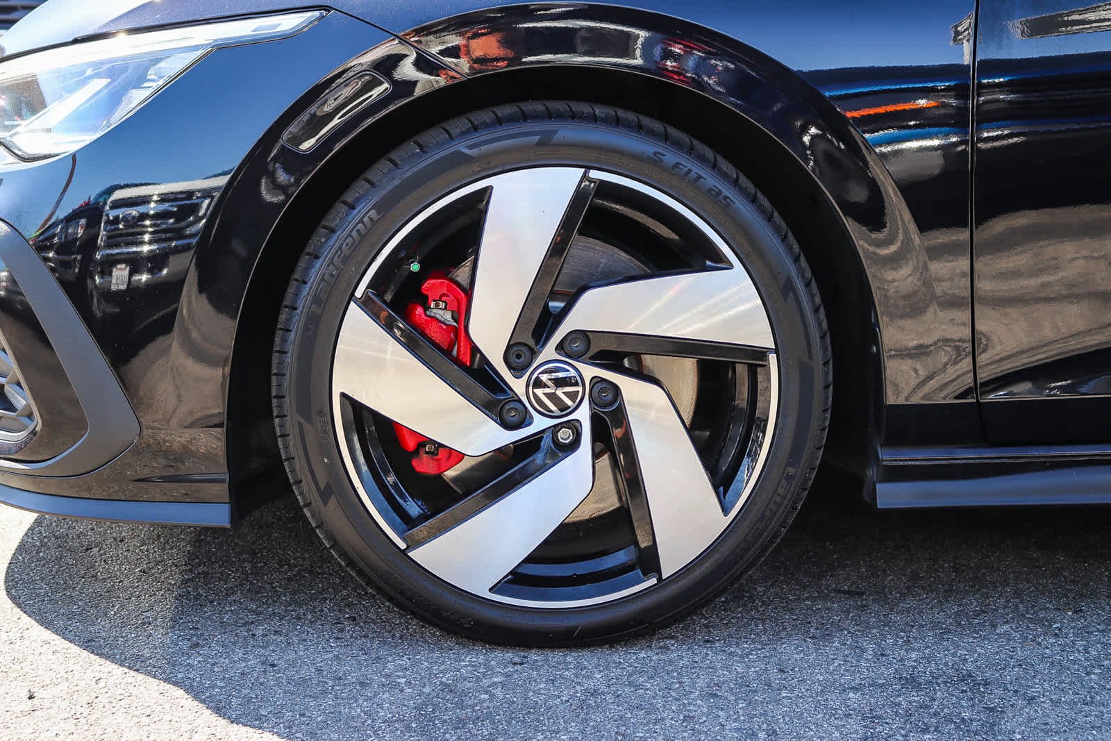 Used 2022 Deep Black Pearl Volkswagen S image 9