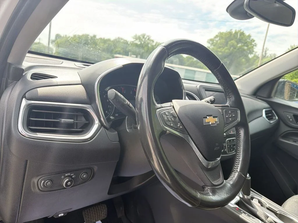 Used 2020 White Chevrolet LT image 10