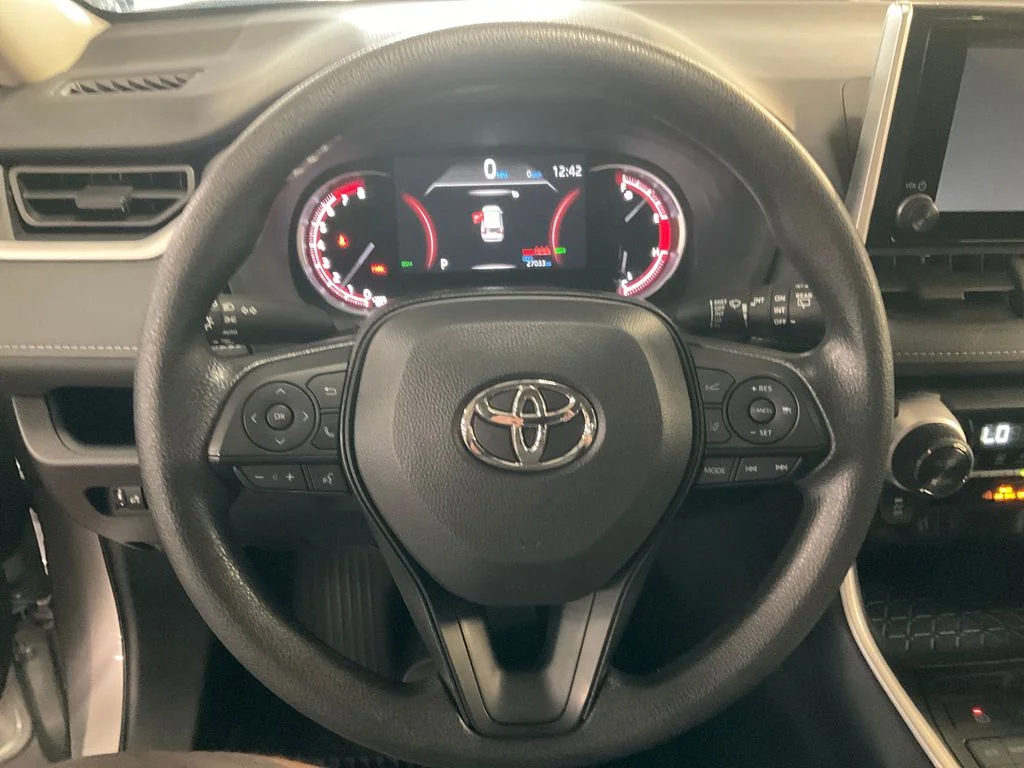 Certified Used 2025 Silver Toyota XLE image 18