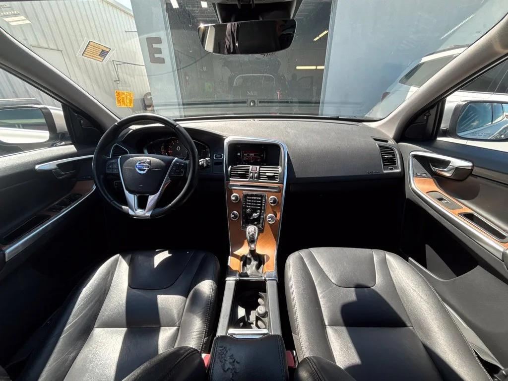 Used 2017 Silver Volvo T5 Inscription image 18