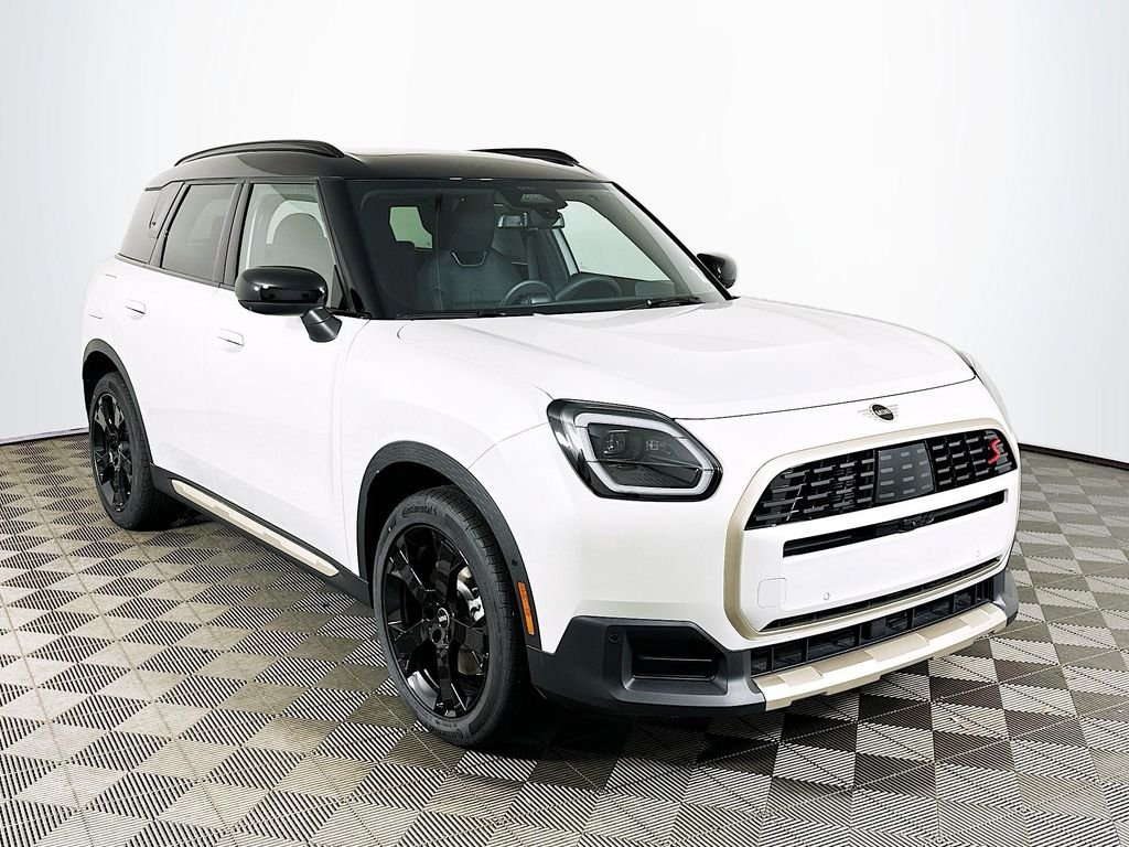 Used 2027 White Metallic MINI  image 3