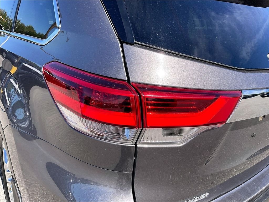 Used 2019 Predawn Gray Mica Toyota Limited Platinum image 33