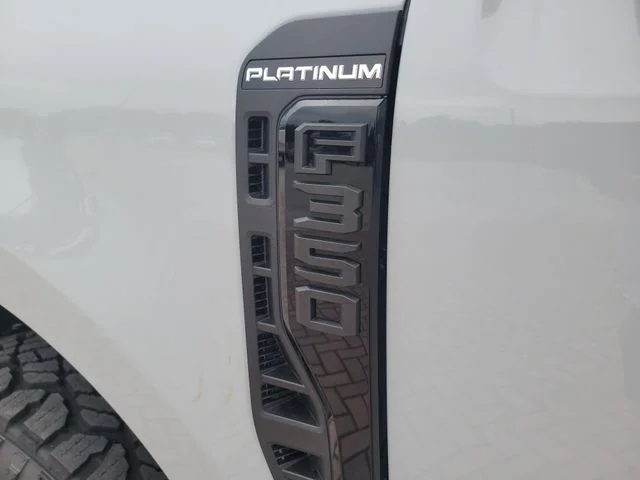 New 2026 Avalanche Ford Platinum image 9