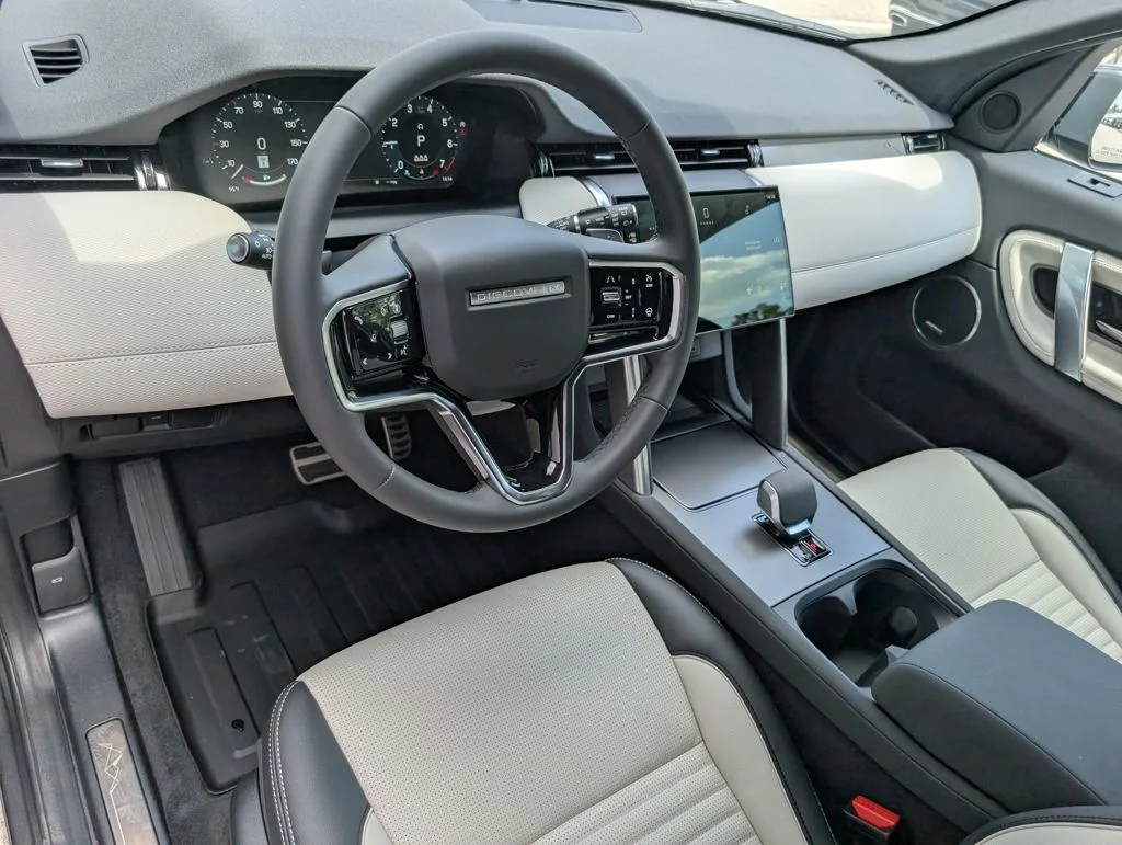New 2026 Carpathian Grey Land Rover Landmark image 4