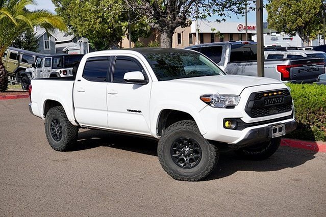 Used 2022 White Toyota SR5 image 2