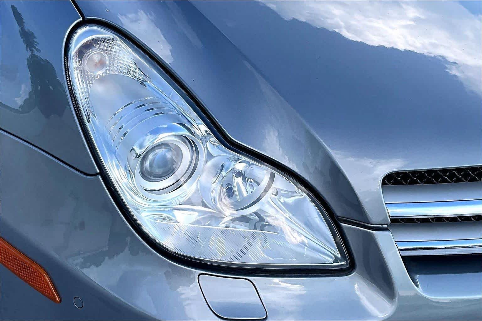 Used 2011 Flint Grey Metallic Mercedes-Benz CLS 550 image 25