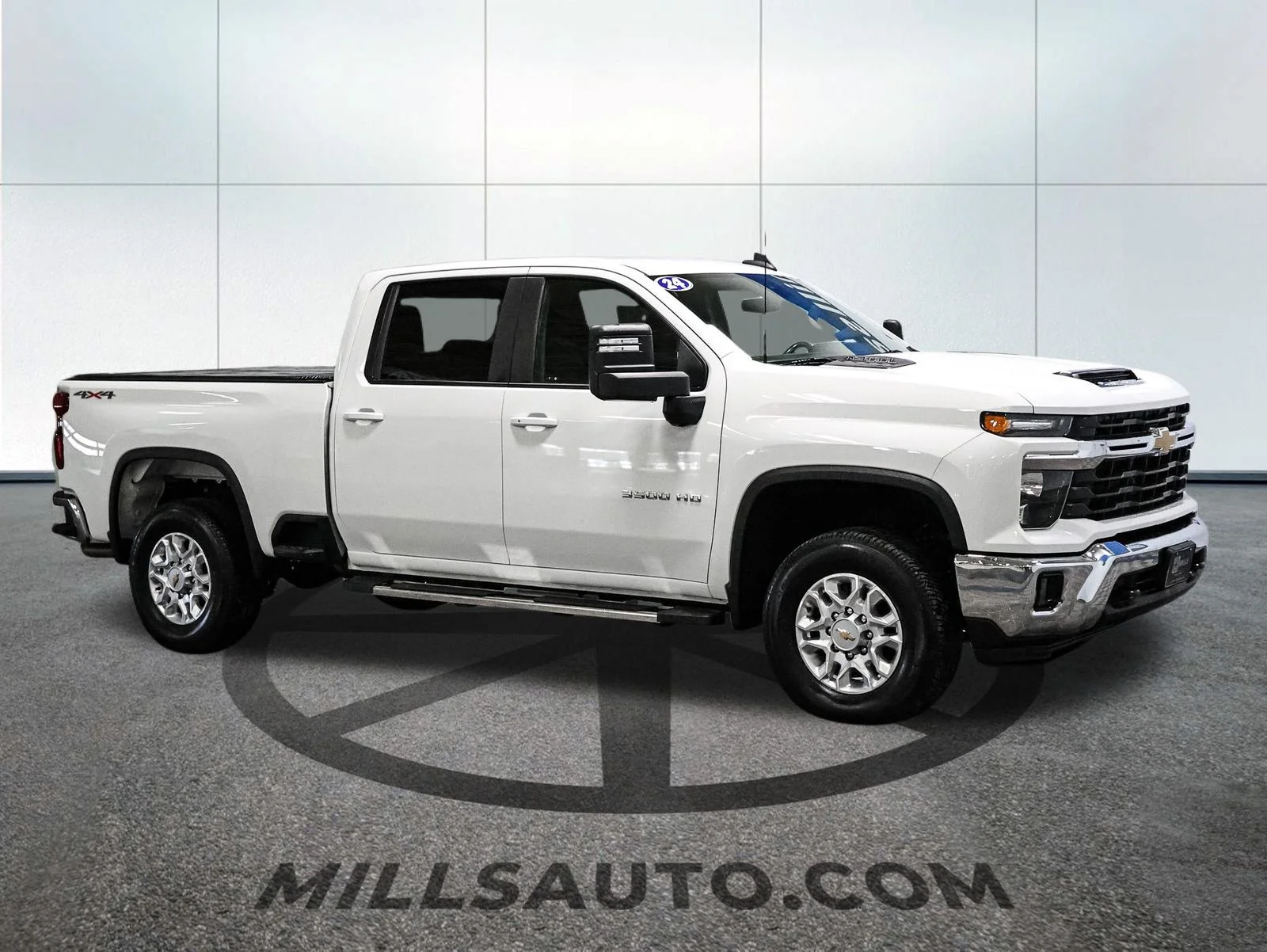 Used 2024 White Chevrolet LT image 10