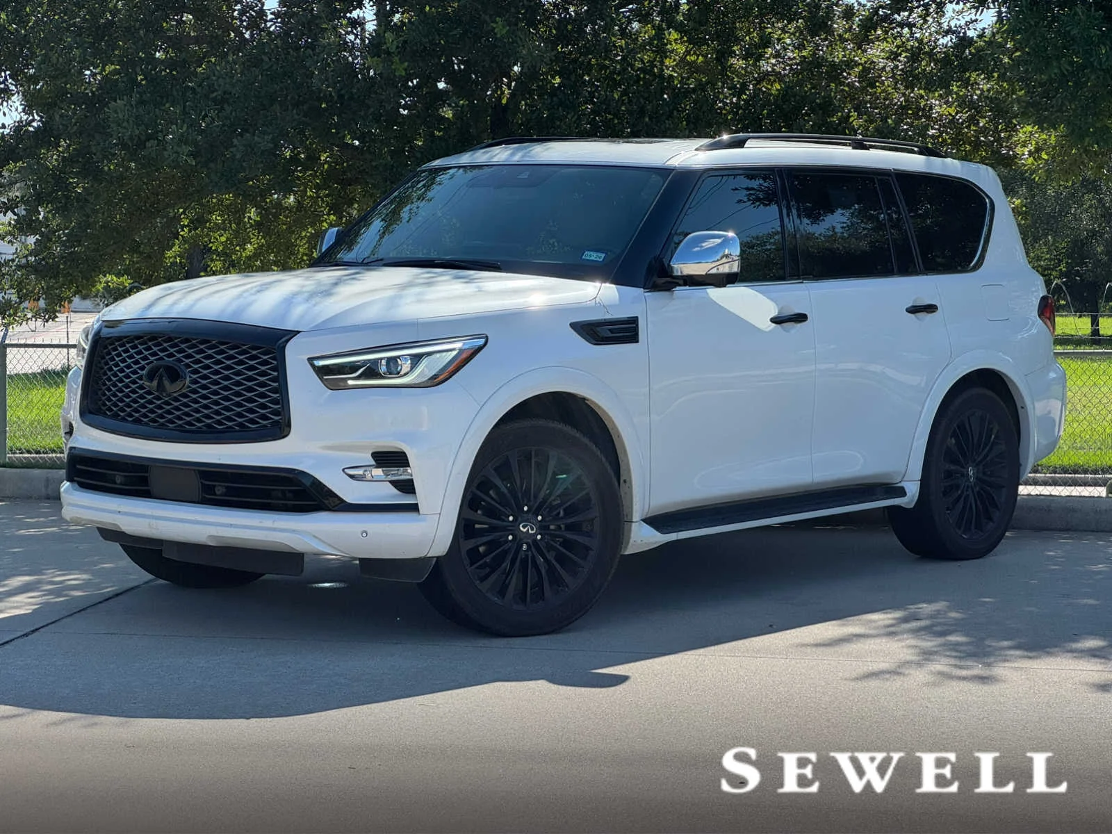 2023 INFINITI QX80 Sensory's photo