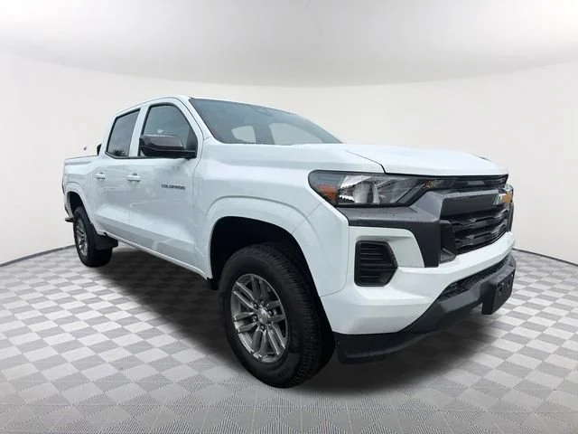 Used 2025 Summit White Chevrolet WT/LT image 3