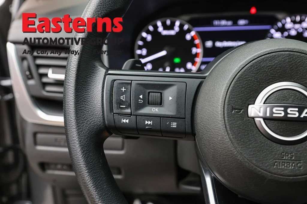 Used 2023 Gray Nissan S image 15
