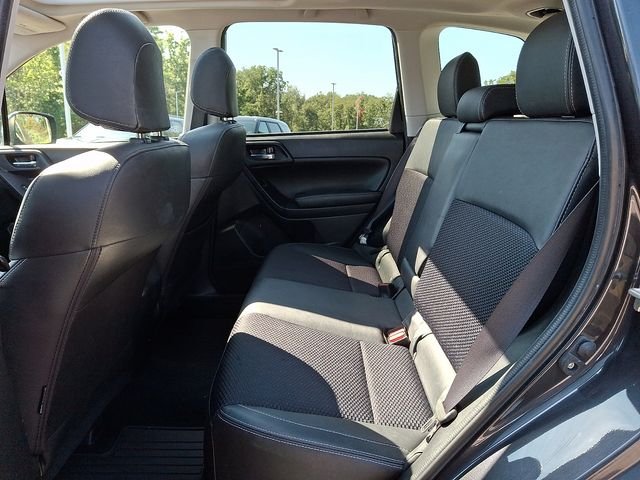 Used 2018 Gray Subaru 2.5i Premium image 11