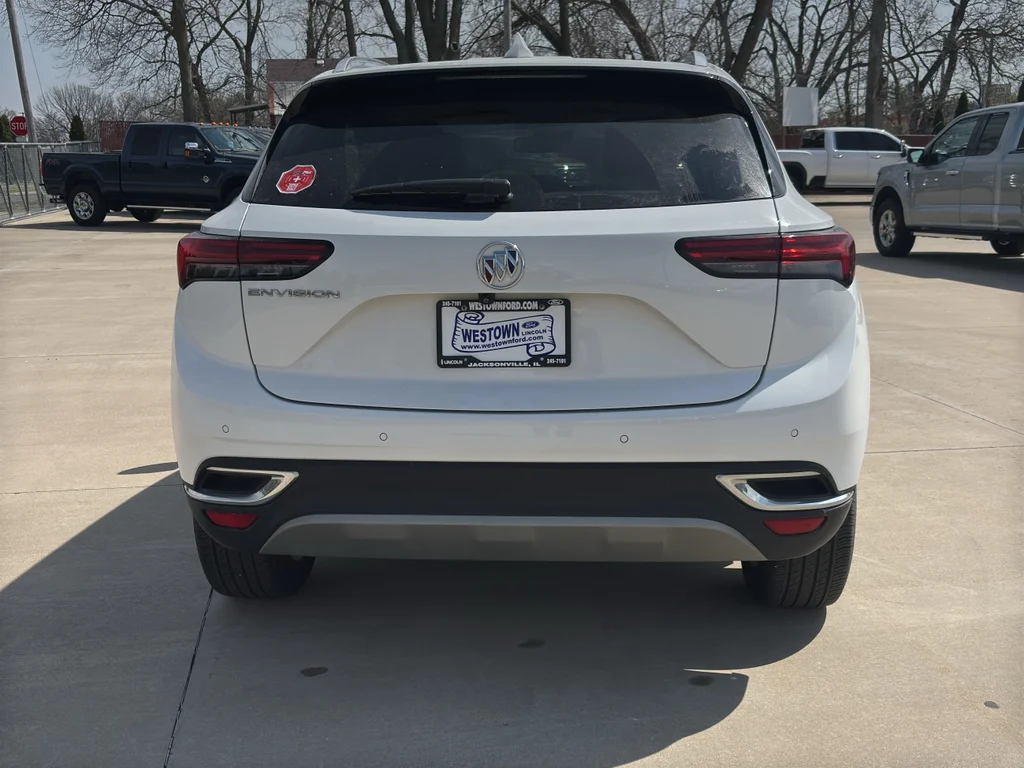 Used 2023 Summit White Buick Preferred image 5