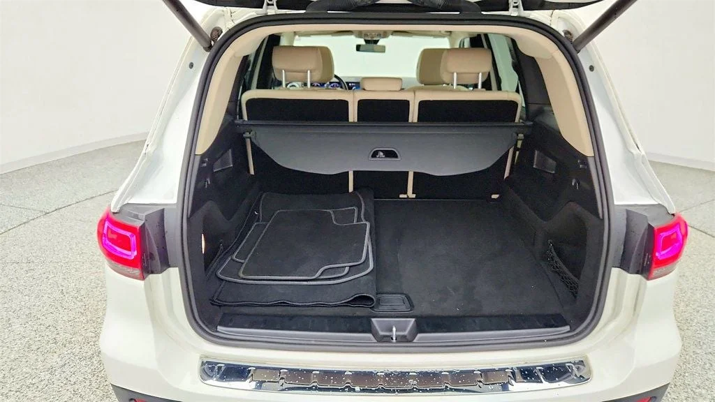 Used 2023 Polar White Mercedes-Benz GLB 250 4MATIC® SUV w/ Premium Package & Panorama Roof image 20