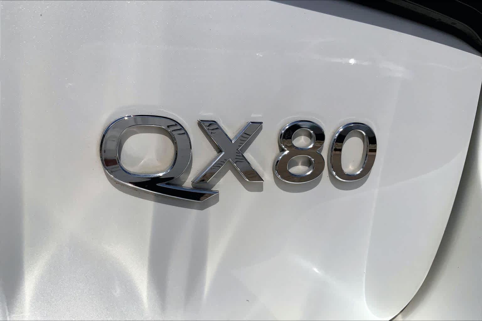 Used 2022 Moonstone White INFINITI LUXE image 10