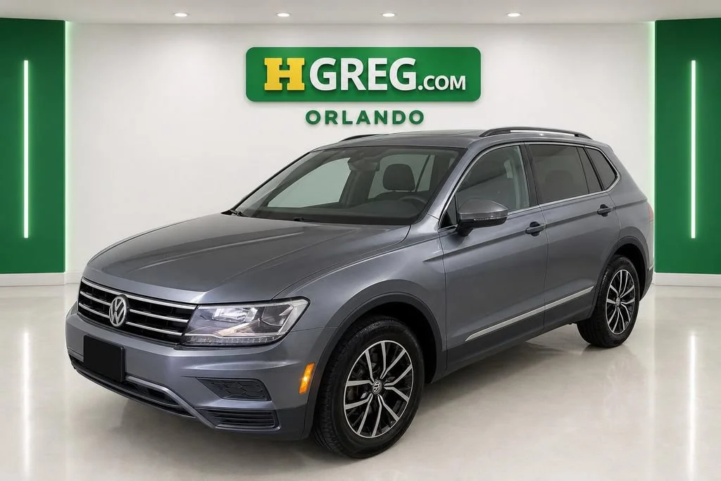 Used 2020 Platinum Gray Metallic Volkswagen SE image 9