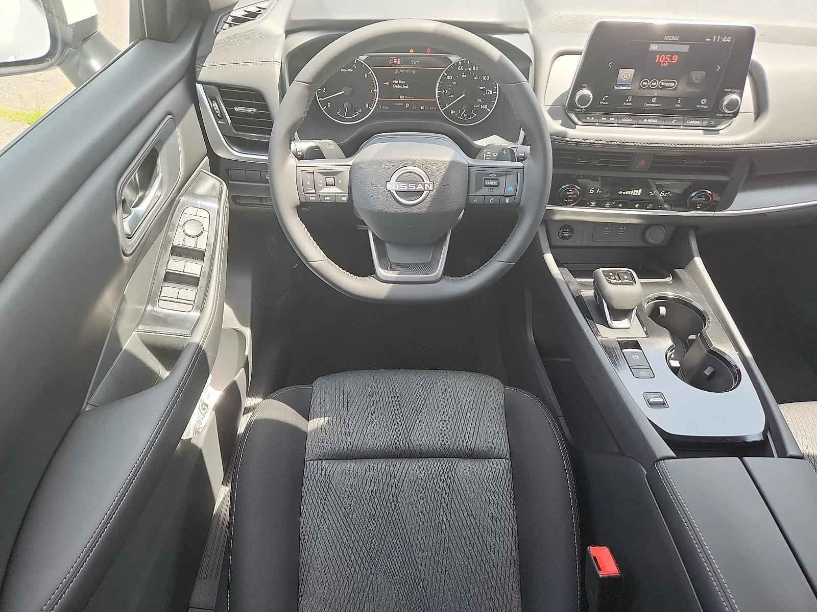 New 2026 Everest White Pearl TriCoat Nissan SV image 9