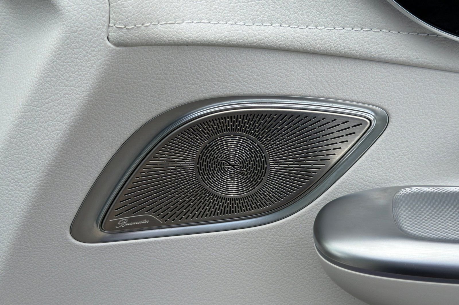 Used 2023 Blue Mercedes-Benz 350+ SUV image 6