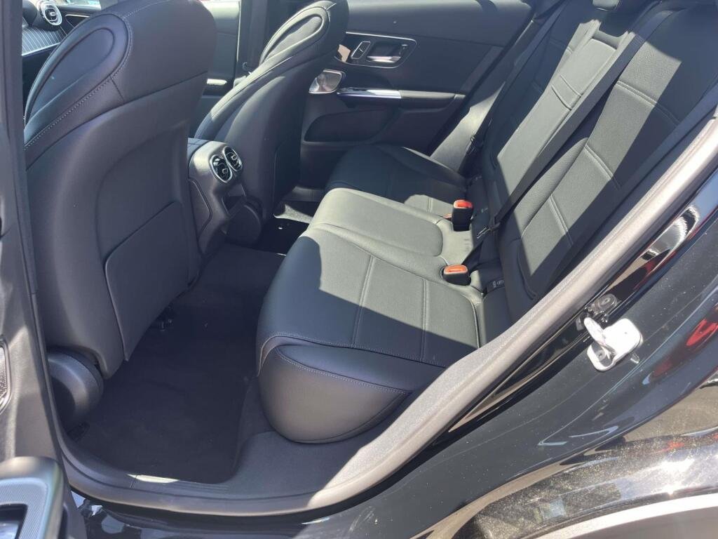 New 2026 2040/Black Mercedes-Benz GLC 300 image 18
