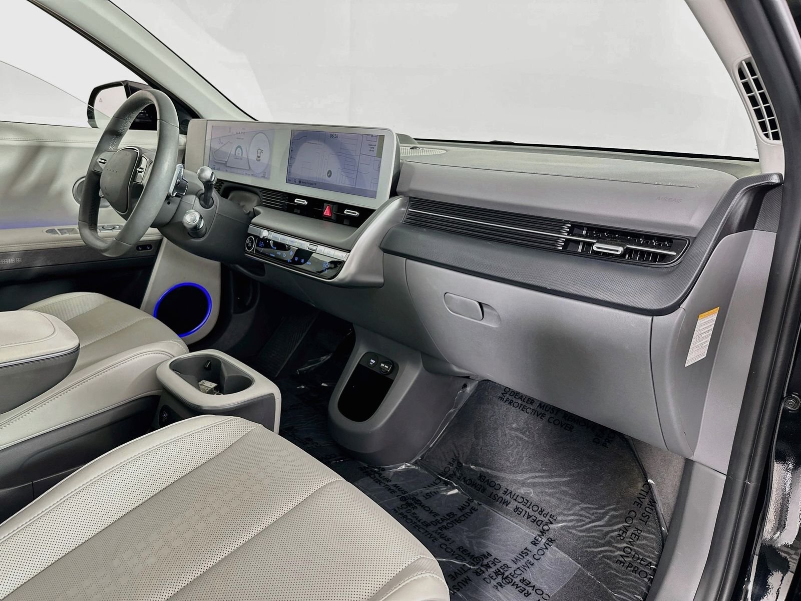 Used 2024 Abyss Black Hyundai Limited image 30