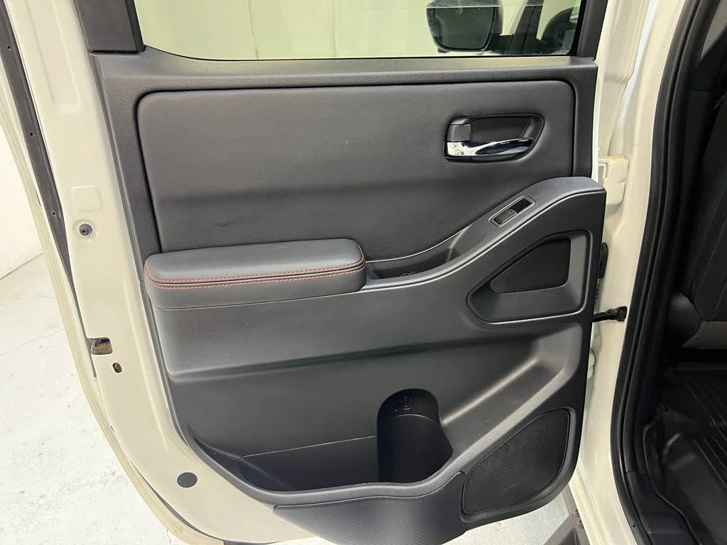 Used 2024 White Nissan PRO-4X image 27
