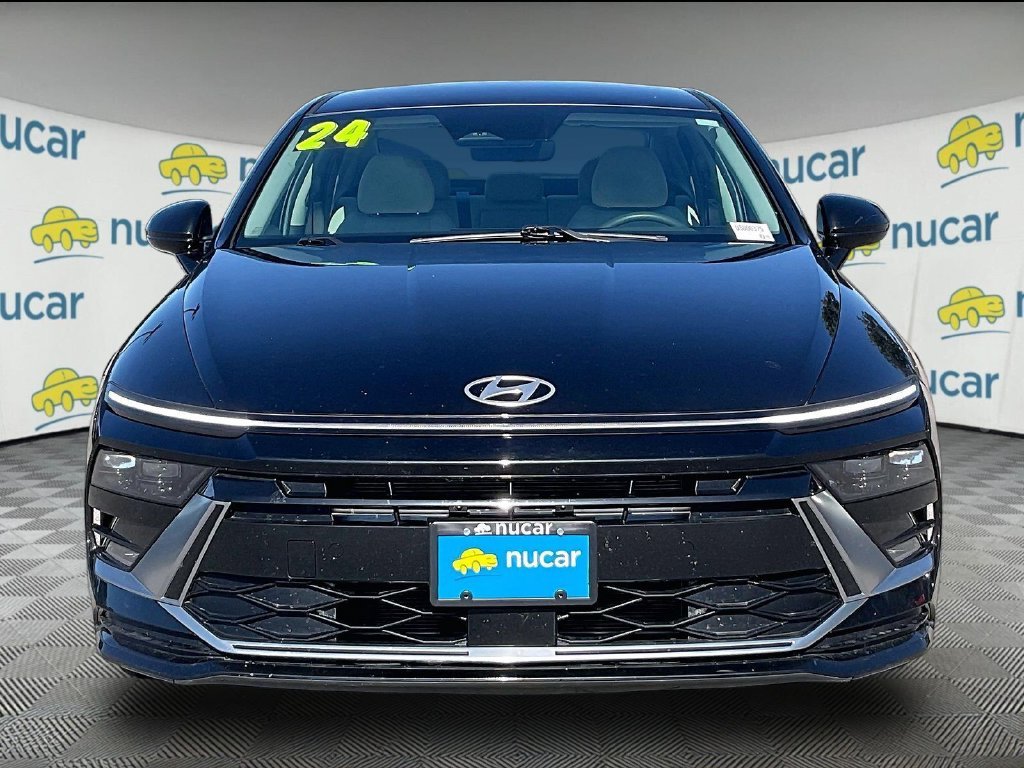 Used 2024 Onyx Black Hyundai SEL image 2