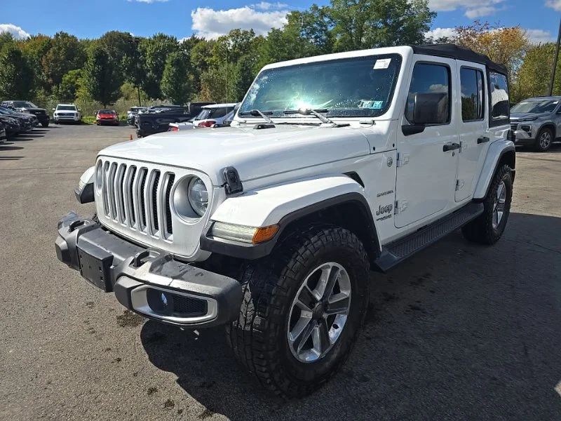 Used 2018 White Jeep Unlimited Sahara image 3