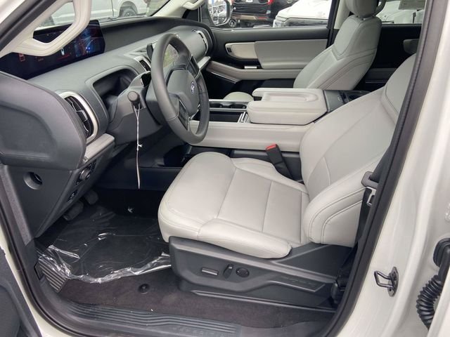 New 2027 Star White Metallic Tri-Coat Ford Active image 5