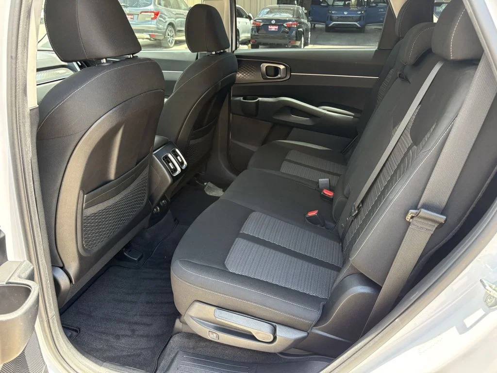 Used 2023 Glacial White Pearl Kia LX image 24