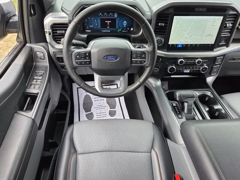 Used 2025 Agate Black Metallic Ford LARIAT image 8