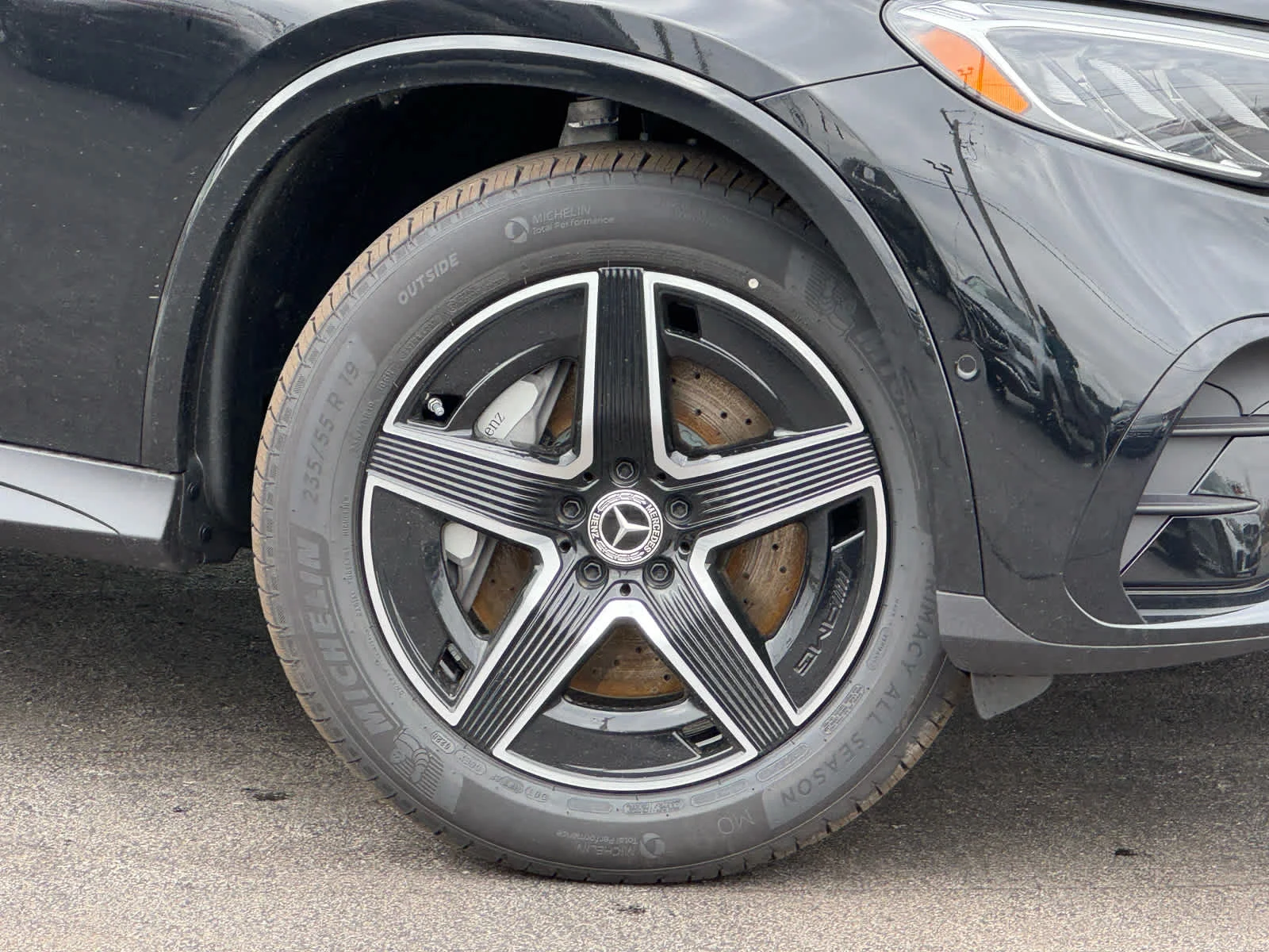 New 2026 Black Mercedes-Benz GLC 300 image 2