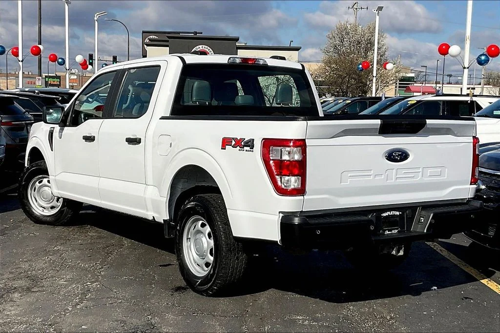 Used 2021 White Ford XL image 9