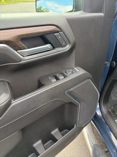 Used 2022 Northsky Blue Metallic Chevrolet LT (2FL) image 11