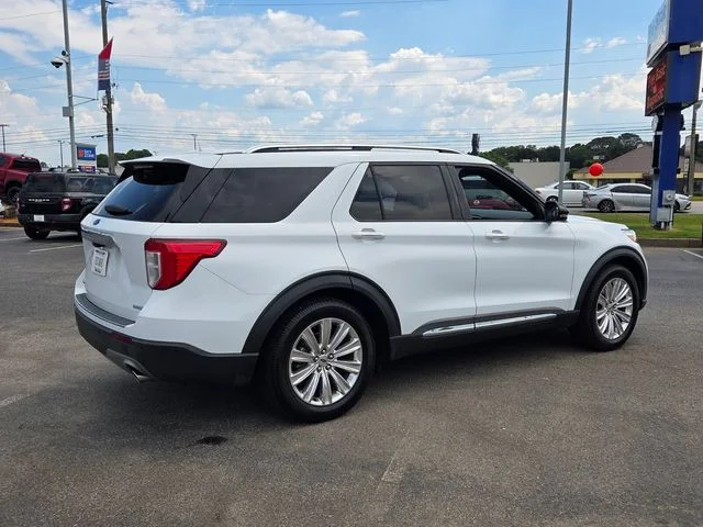 Used 2020 White Ford Limited image 9