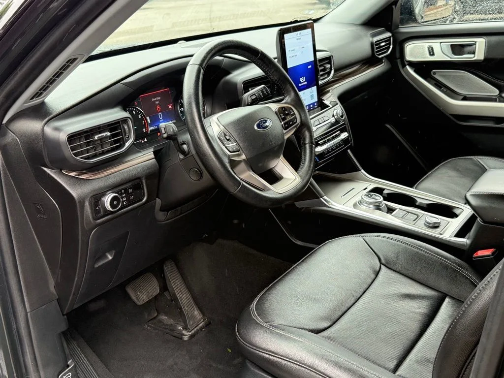 Used 2022 Green Ford Limited image 22