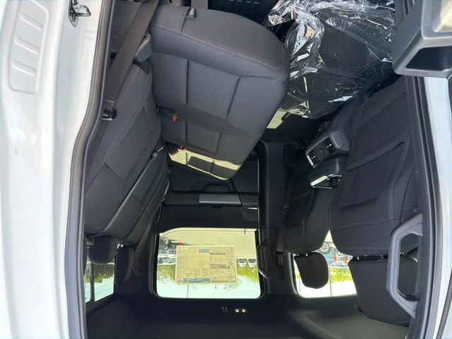 New 2026 Oxford White Ford XLT image 9