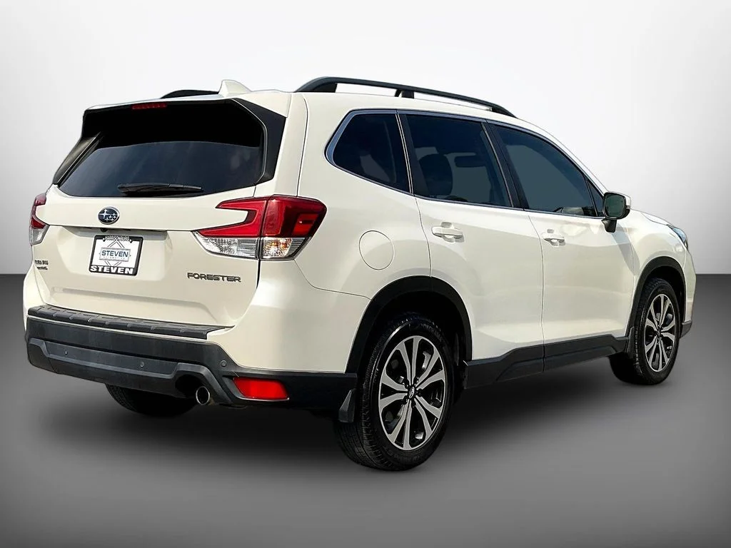 Used 2021 Crystal White Pearl Subaru Limited image 6