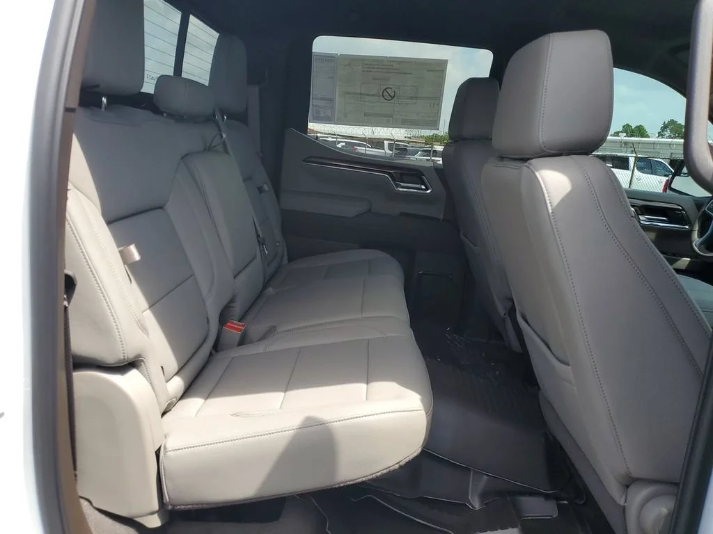 New 2026 Summit White Chevrolet LT image 32