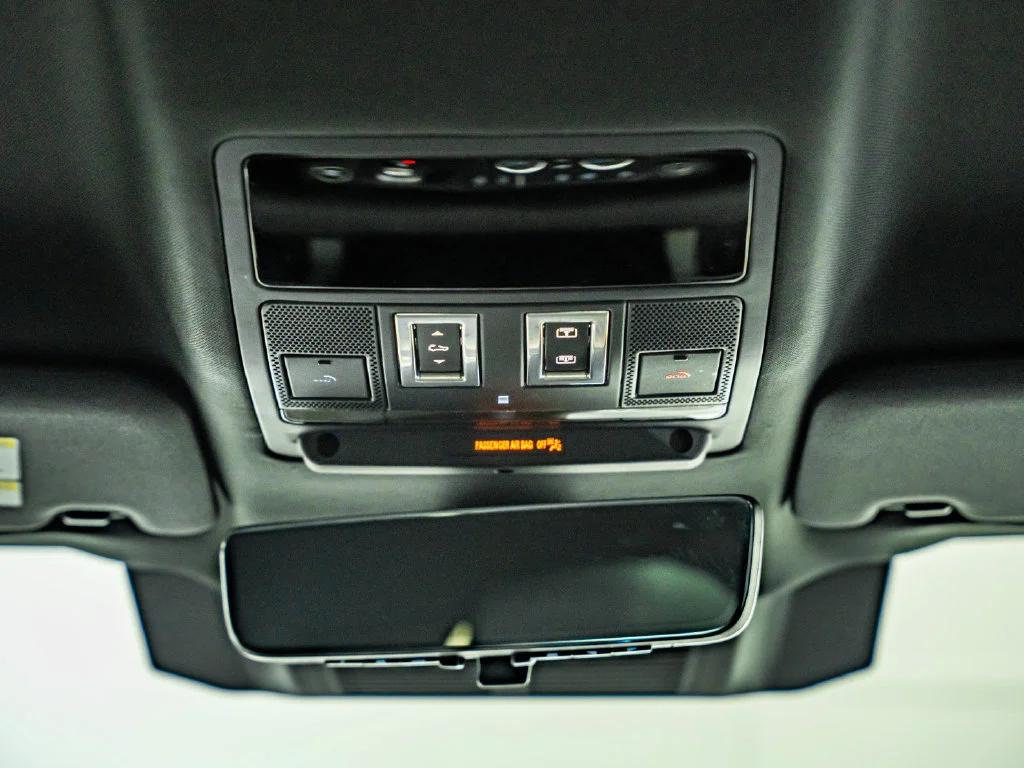 Used 2024 Gray Land Rover S image 38
