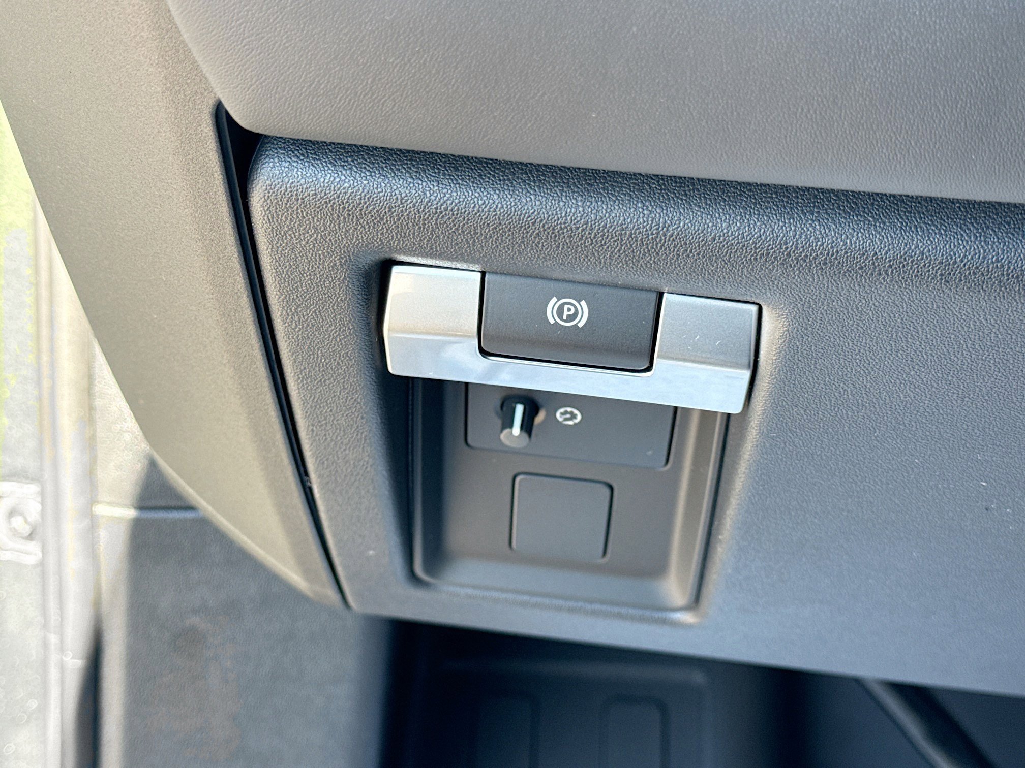 2026 Land Rover Defender X - Photo 35