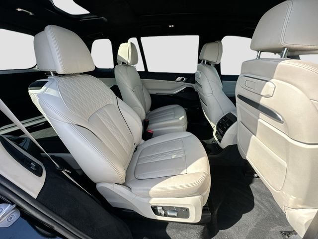 Used 2024 Black BMW xDrive40i image 28