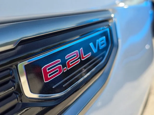 Used 2025 White GMC AT4 image 9