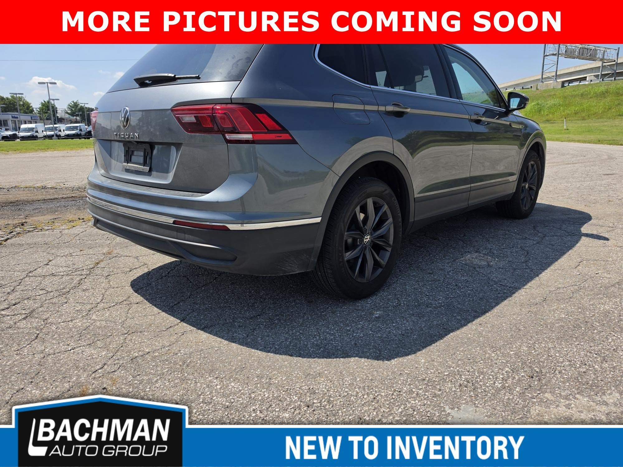 Used 2022 Platinum Gray Metallic Volkswagen SE image 7
